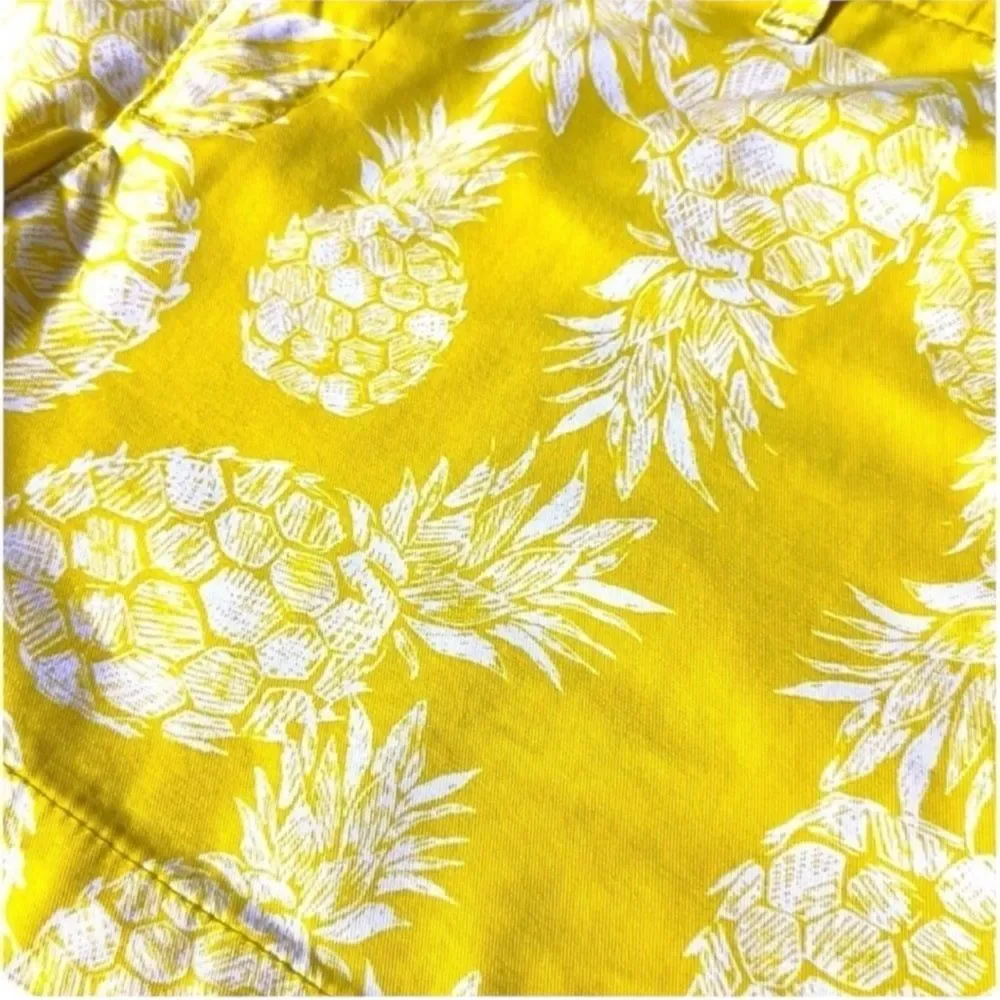 Old Navy Everyday Shorts Pineapple Print Yellow White Womens Size 8 Coastal